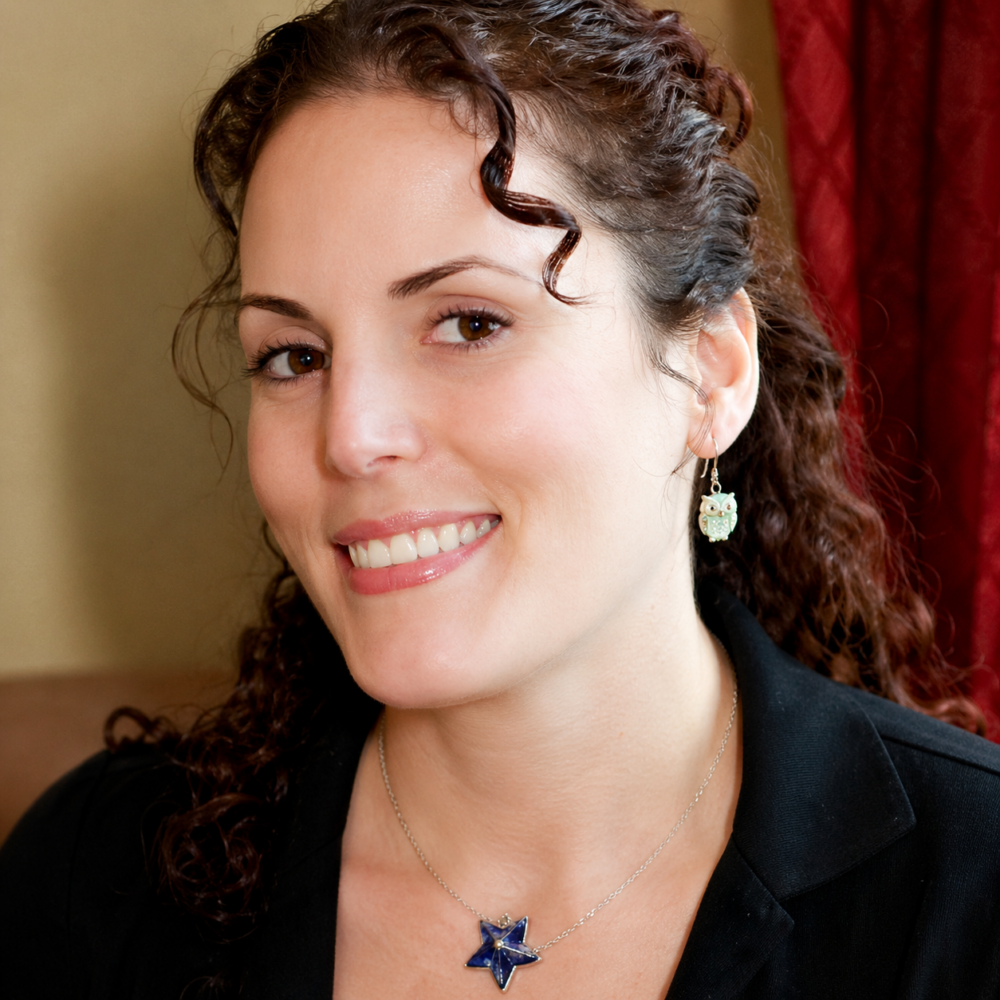 Heather Honey is a licensed esthetician at Elizabeth's House of Wax in Silverdale, WA. Best-body-waxing-near-me.