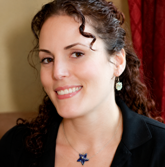 Heather Honey is a licensed esthetician at Elizabeth's House of Wax in Silverdale, WA. Best-body-waxing-near-me.