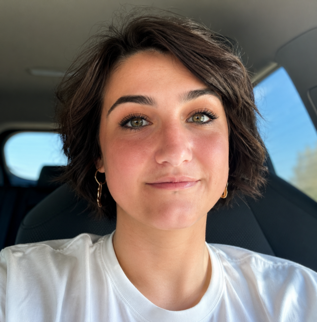 Sydney Whitaker is a licensed esthetician at Elizabeth's House of Wax in Silverdale, WA. Full body waxing near me Silverdale.